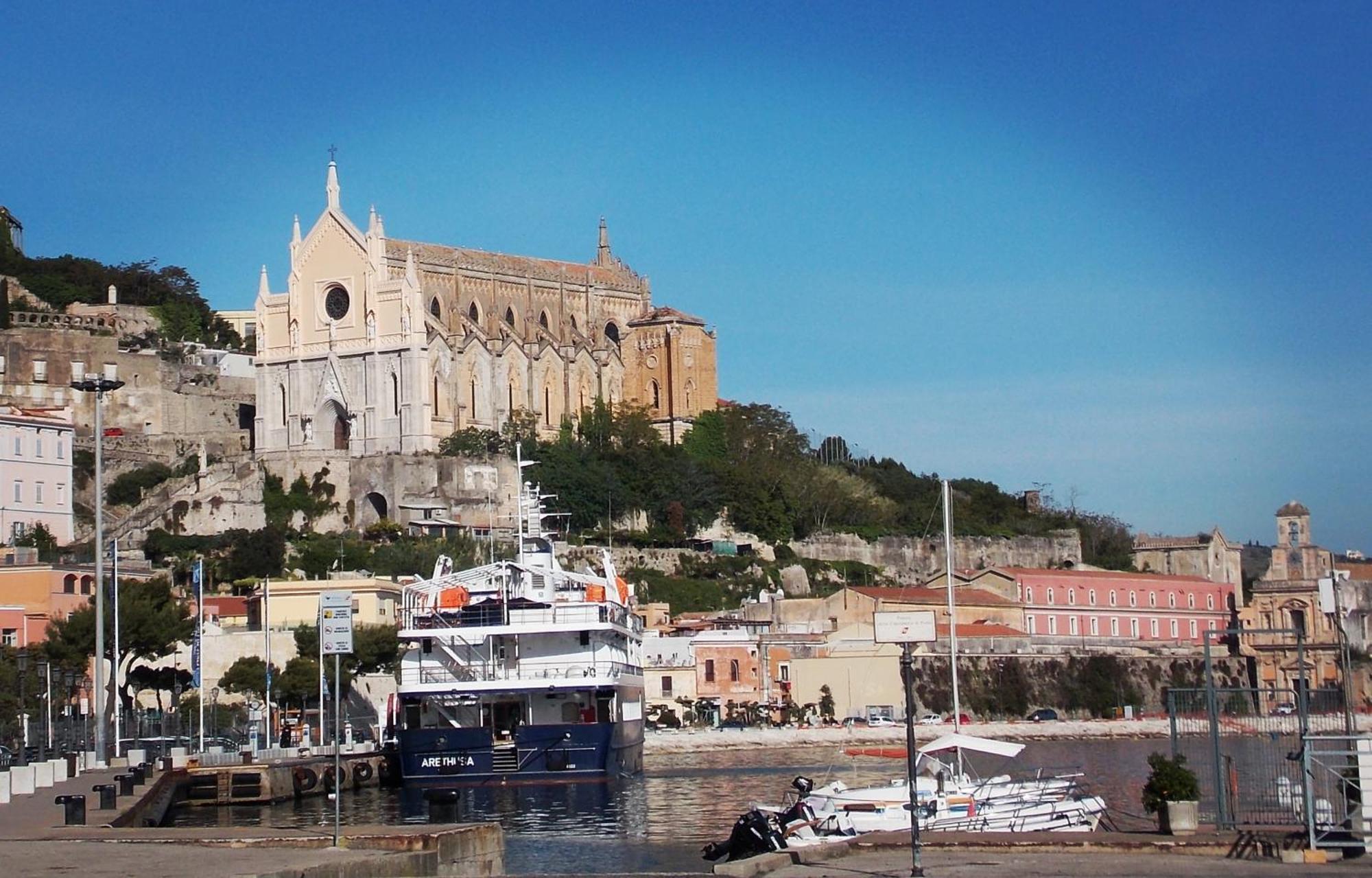 Oltre Il Mare Guest House Gaeta Exterior foto