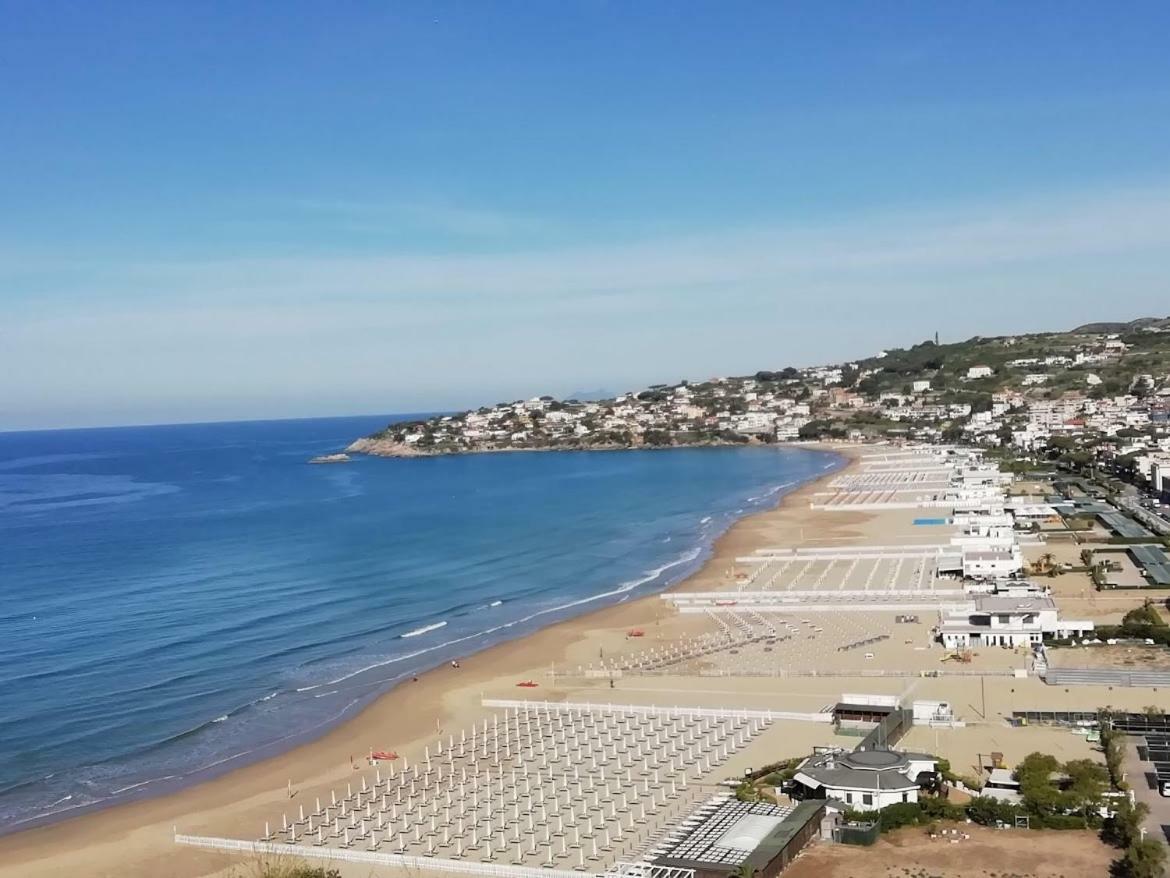 Oltre Il Mare Guest House Gaeta Exterior foto